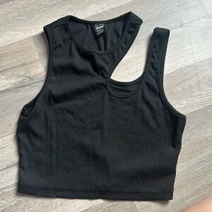 black cropped tank